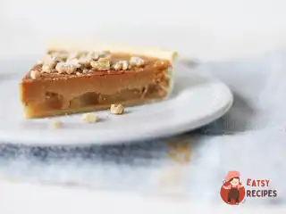Пиріг з яблуками та вареним згущеним молоком