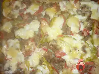 Овочева листкова запіканка з м'ясом та сиром