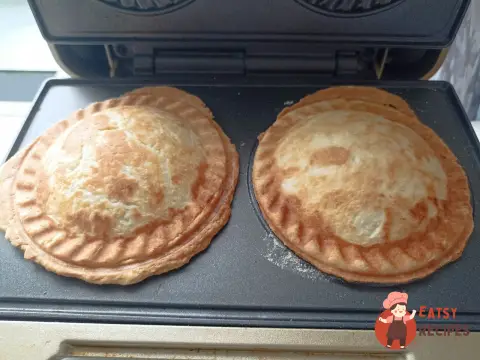 Пиріжки з яблуком у мультипекарі