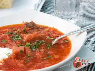 Борщ з яловичою грудинкою та свинячими ребрами