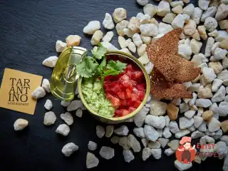 Тартар із блакитного тунця з гуакамоле