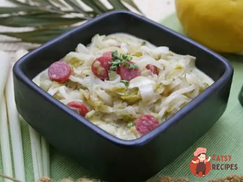 Смажена ковбаса з капустою