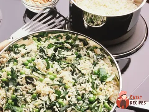 Італійський рисовий салат з весняними овочами.