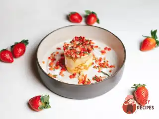 Млинець рулет з надуги і тартар з полуниці