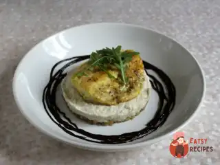 Спинка тріски з брандадою, цибулею-пореєм та шоколадним соусом