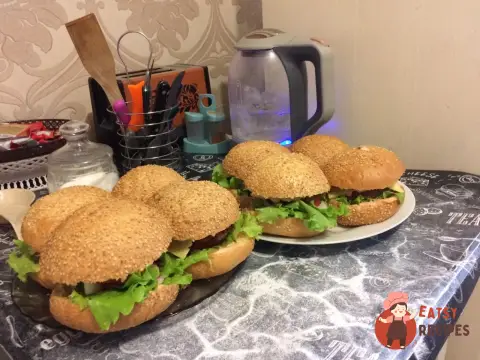 Крабсбургер за рецептом Спанч Боба