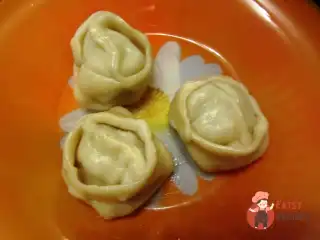 Манти з яловичим м'ясом та картоплею