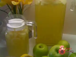 Яблучний напій з лимоном
