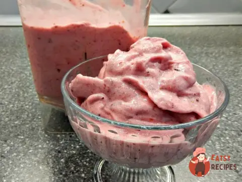 Морозиво з ягід з лікером