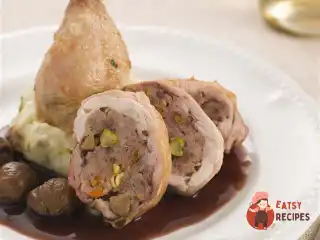 Фаршировані курячі ніжки з грибами