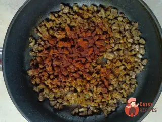 Крок 8: Курячий бульйон з галушками із сердець