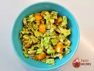 Середземноморський салат із песто