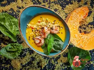 Гарбузовий суп з креветками та булгуром