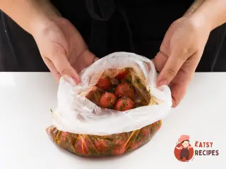 Крок 8: Закуска з маринованих помідорів з кількою