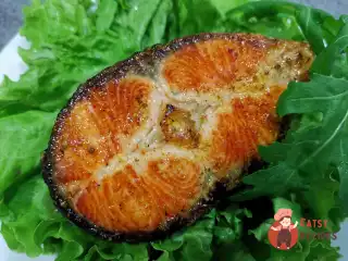 Стейк із сьомги з цитрусовим соусом