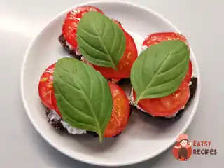 Бутерброд із помідорами