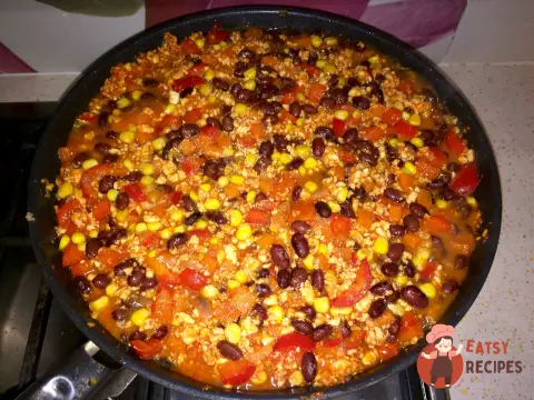Мексиканський суп чілі кон карне