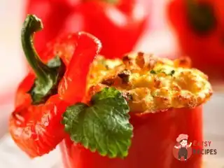 Солодкі перці, фаршировані полентою та сиром