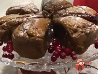Торт-пряник з брусниці.