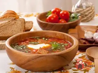 Борщ зі свинячими реберцями