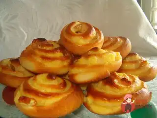 Булочки «Равлики» з начинкою з ванільного пудингу