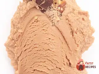 Заморожений йогурт з нутелою та цукерками Ferrero Rocher