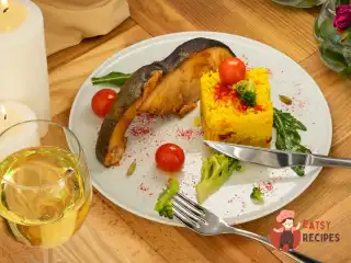 Стейк із білуги з пряним рисом