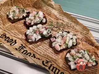 Бутерброд із рибою