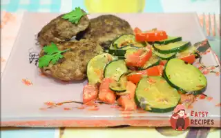Пікантні Котлети З Тушкованими Кабачками
