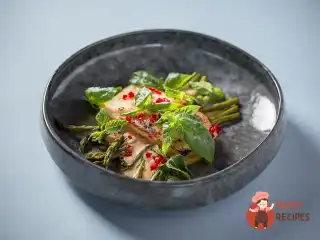 Смажений тофу зі спаржею кімчі