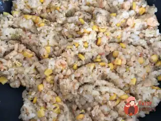 Різотто з креветками та кукурудзою