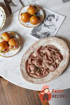 Вителло-тоннато з каперсами