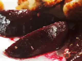 Печений буряк у бальзамічній глазурі та апельсиновій цедрі