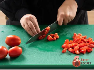 Крок 5: Курник з куркою, сиром та помідорами