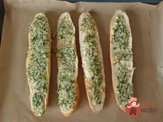 Багет із часником і сиром