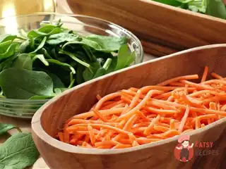 Морквяний салат з винним оцтом