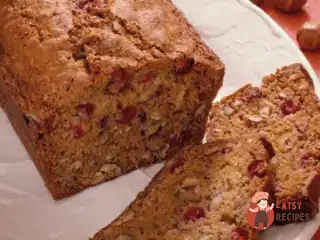 Гарбузовий хліб із сушеними журавлинами, горіхами пекан та білим шоколадом