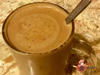 Кава з шоколадом та згущеним молоком