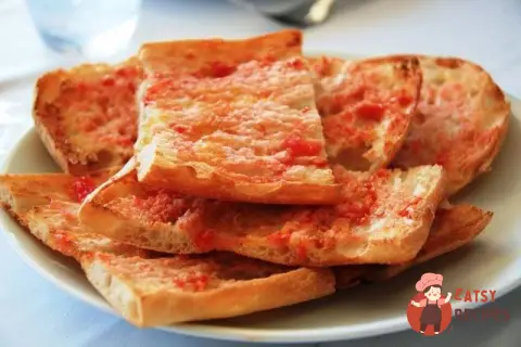 Хліб із помідорами від Арама Мнацаканова (Pan con tomate)