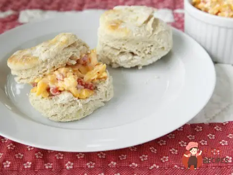 Закуска із чеддера з перцями піменто