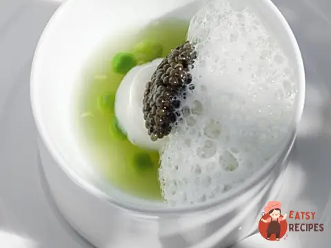 Зелений горошок з акватанською чорною ікрою