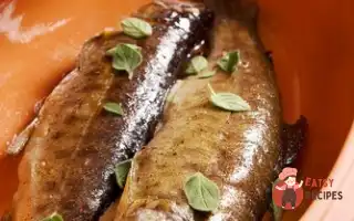 Цілий Припущений Лосось Із Лимоном
