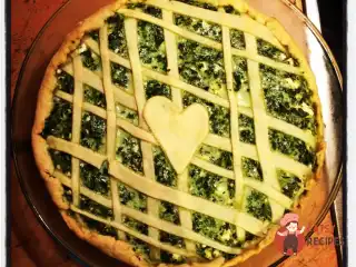 Пиріг зі шпинатом та бринзою