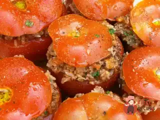 Помідори, фаршировані бараниною, кедровими горішками та м'ятою