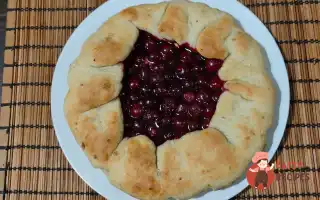 Пісочна галета з вишнею