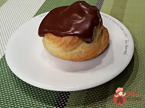 Профітролі із заварним кремом