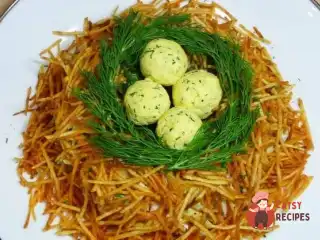 Картопляна закуска з куркою та яйцями