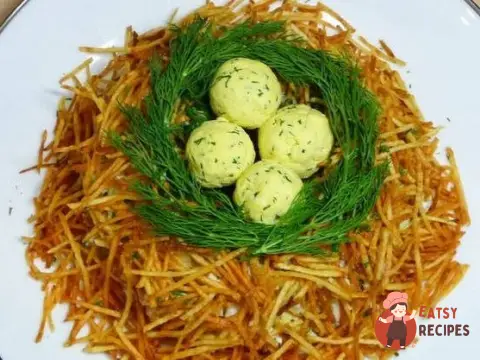 Картопляна закуска з куркою та яйцями