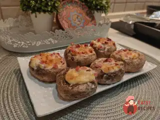 Шампіньйони з шинкою