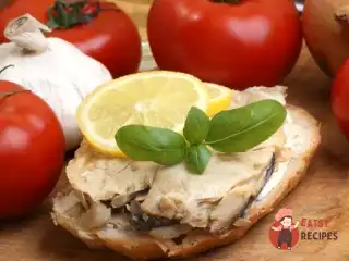 Бутерброди зі скумбрією та лимоном